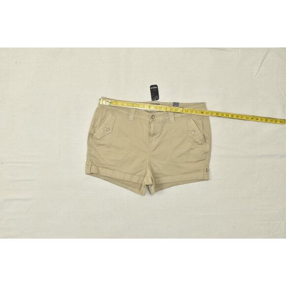 Torrid Women's Plus Size 22 Khaki Twill Shorts W/ Pockets Cotton Blend NEW - Picture 3 of 8